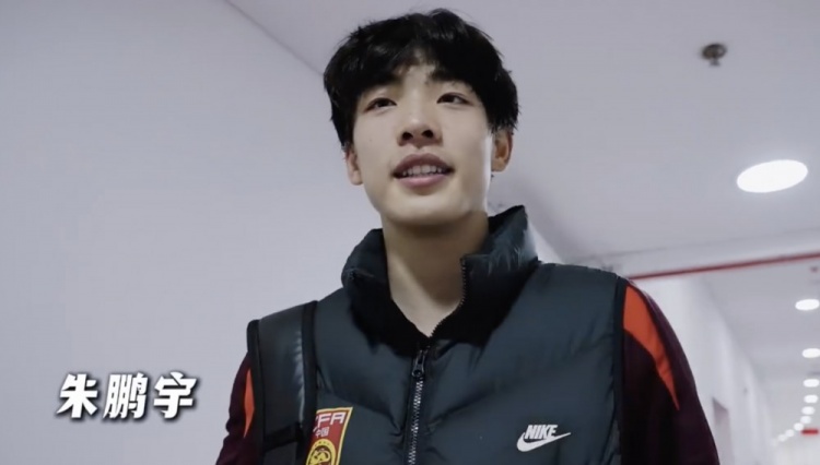  朱鹏宇：之前也是没上场机会 希望以后能更多帮助到球队
