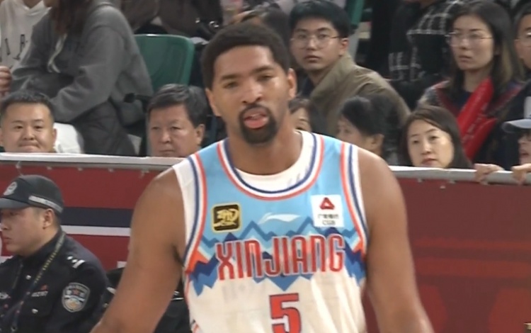  状态出色！劳森首节打满10分钟5中4高效拿到11分2板1断